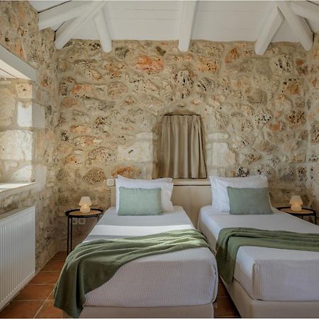 Gagouinos Cottage Korithion Ngoại thất bức ảnh