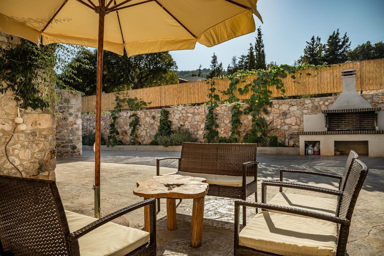 Gagouinos Cottage Korithion Ngoại thất bức ảnh