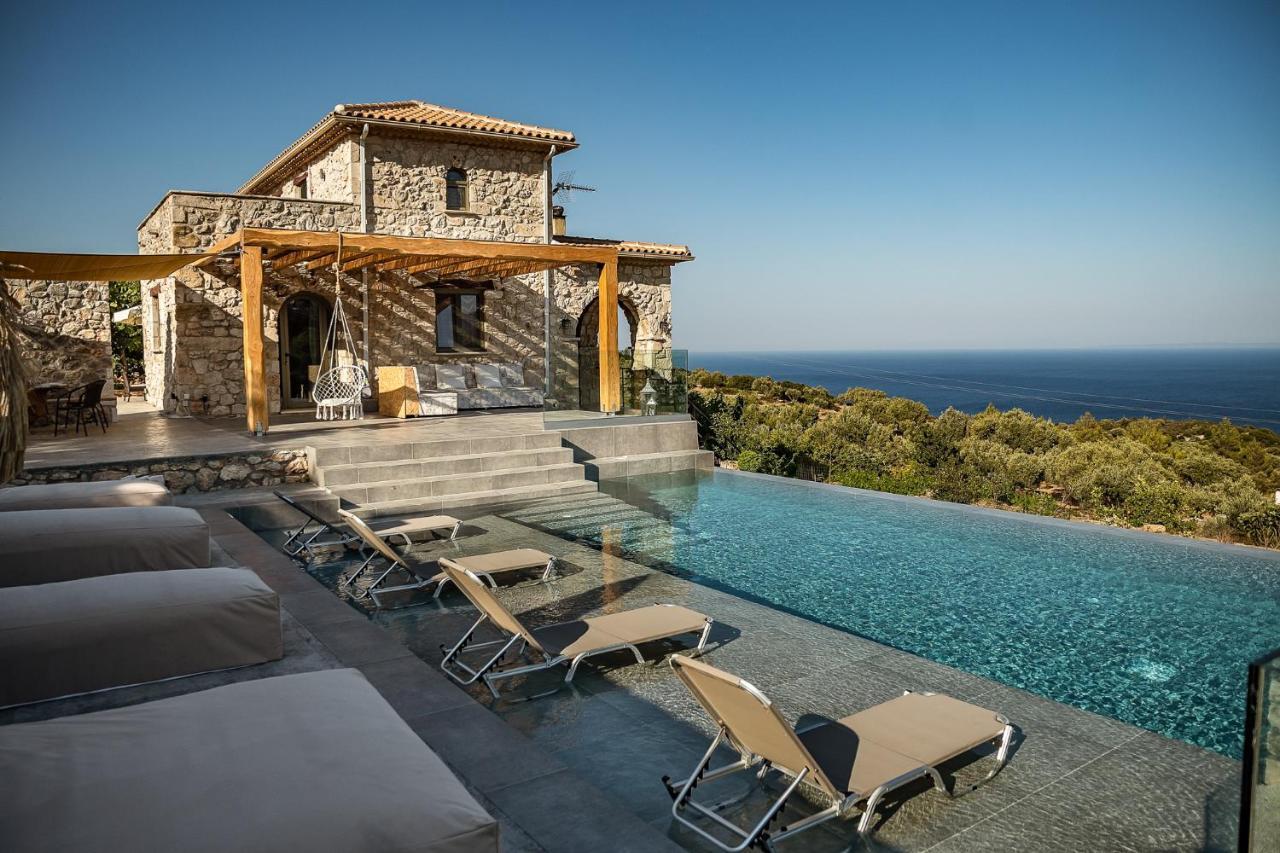 Gagouinos Cottage Korithion Ngoại thất bức ảnh