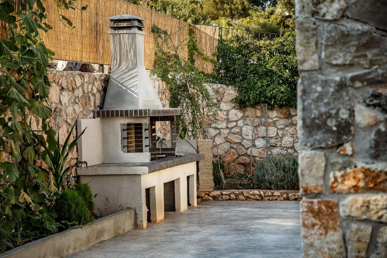 Gagouinos Cottage Korithion Ngoại thất bức ảnh