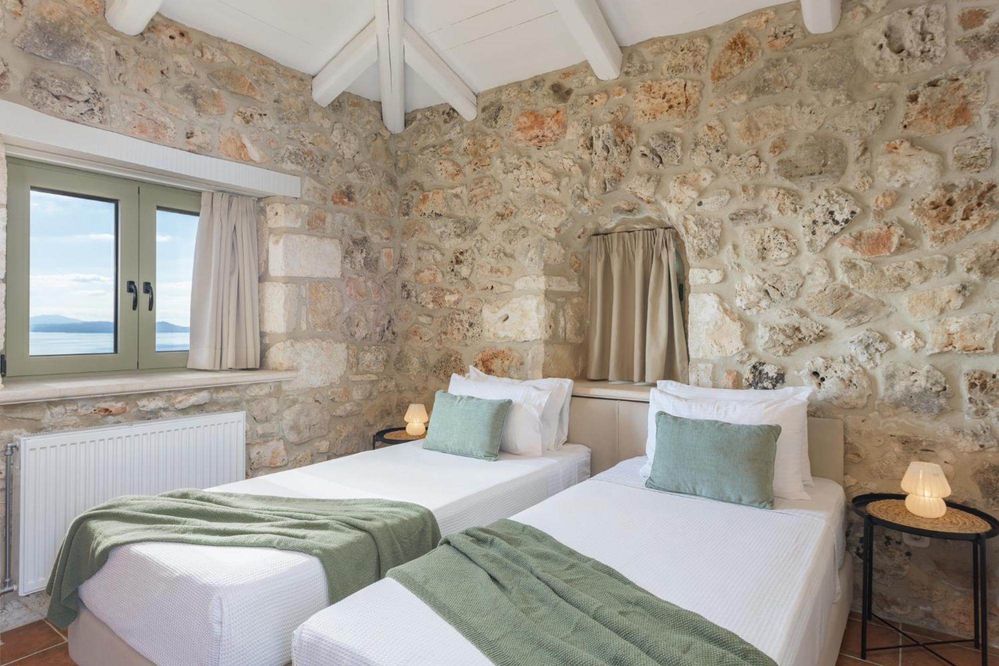 Gagouinos Cottage Korithion Ngoại thất bức ảnh