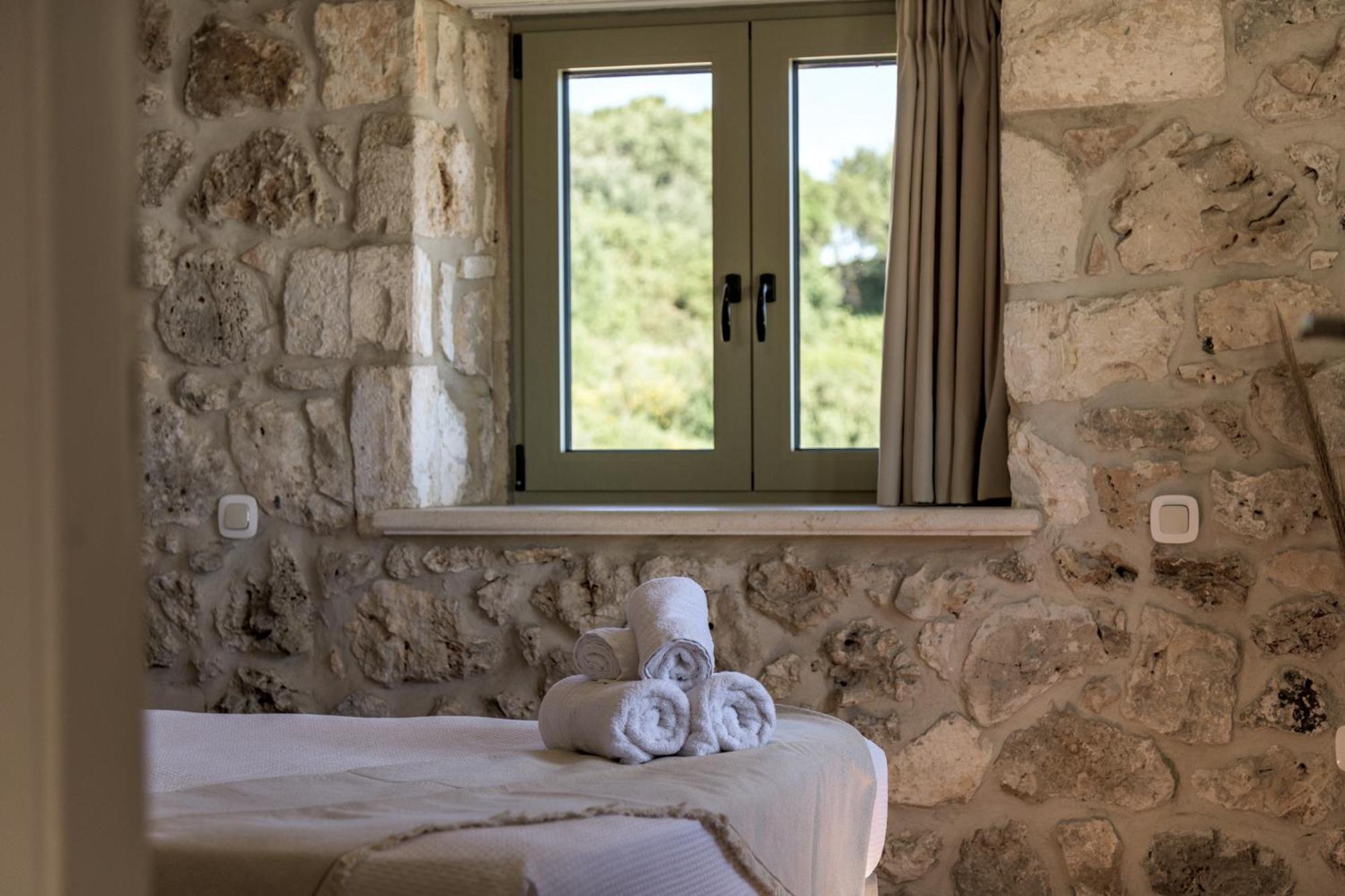 Gagouinos Cottage Korithion Ngoại thất bức ảnh