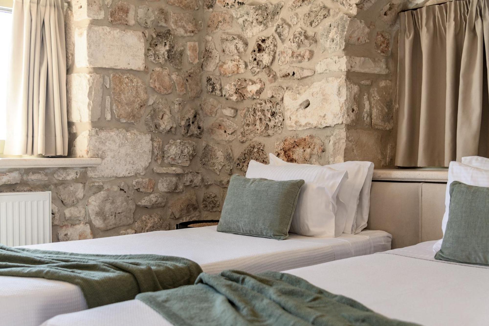 Gagouinos Cottage Korithion Ngoại thất bức ảnh