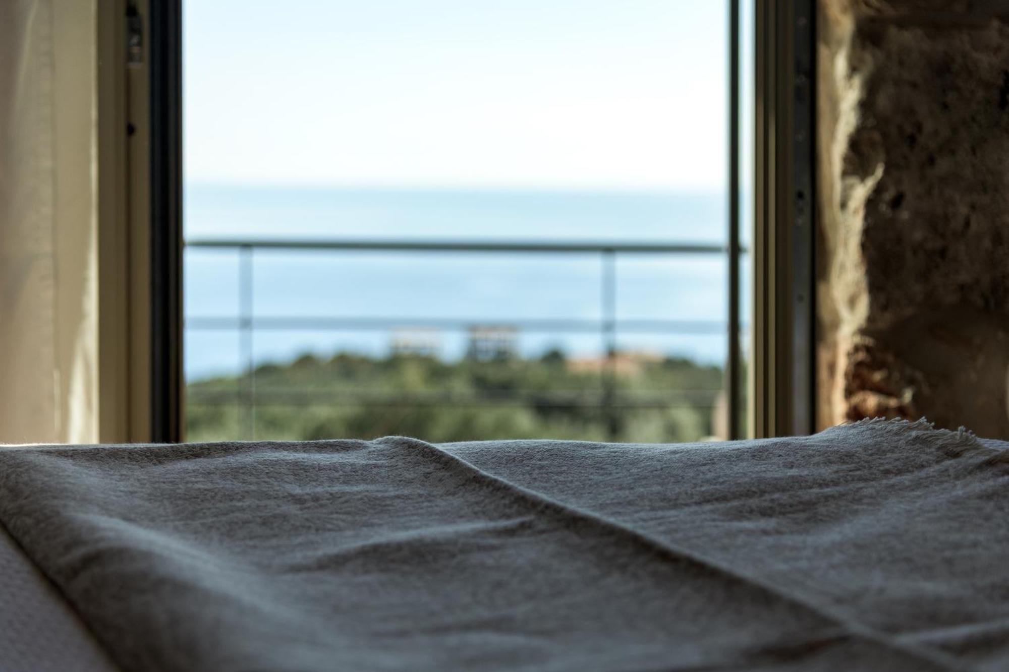 Gagouinos Cottage Korithion Ngoại thất bức ảnh