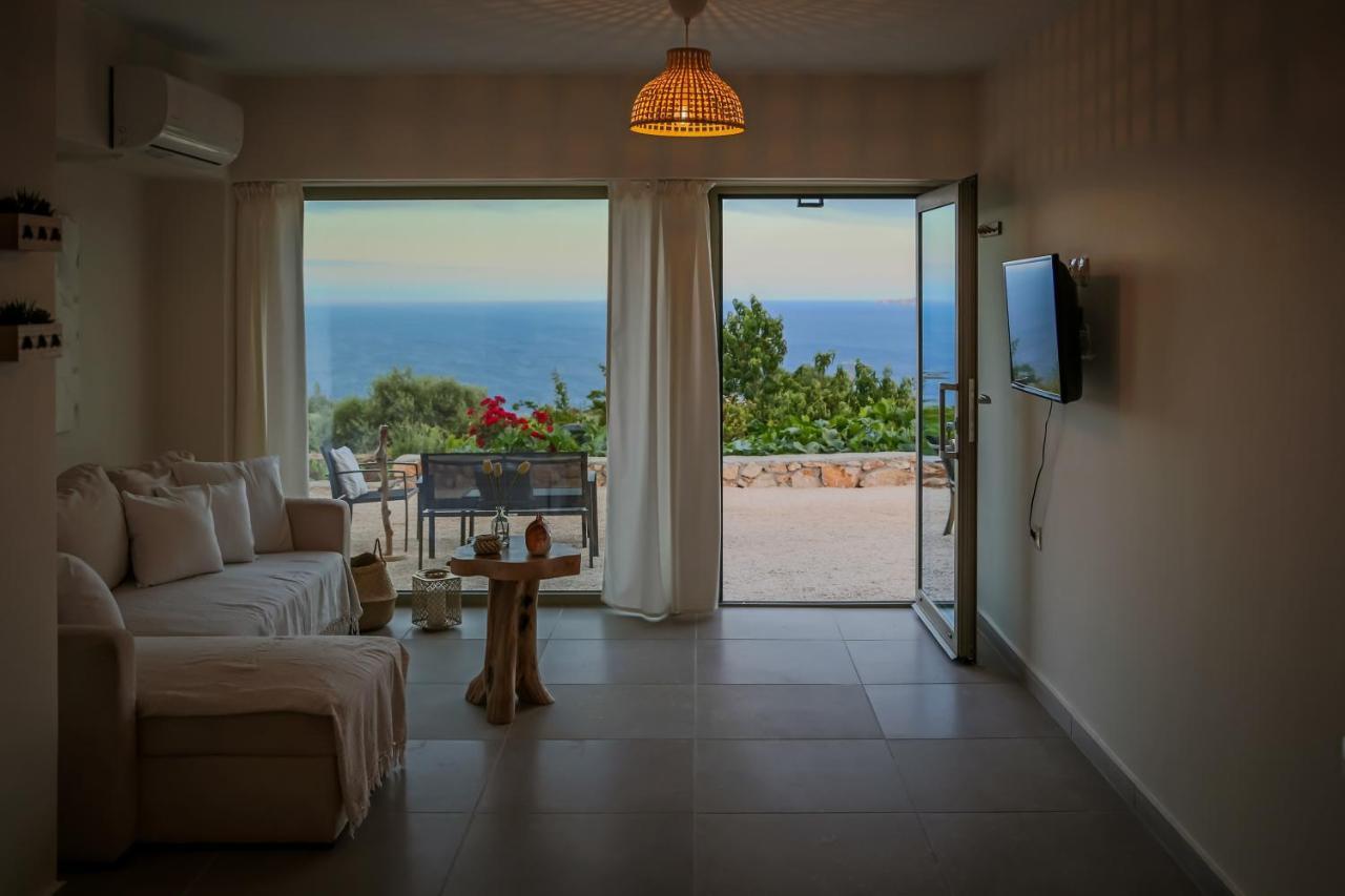 Gagouinos Cottage Korithion Ngoại thất bức ảnh