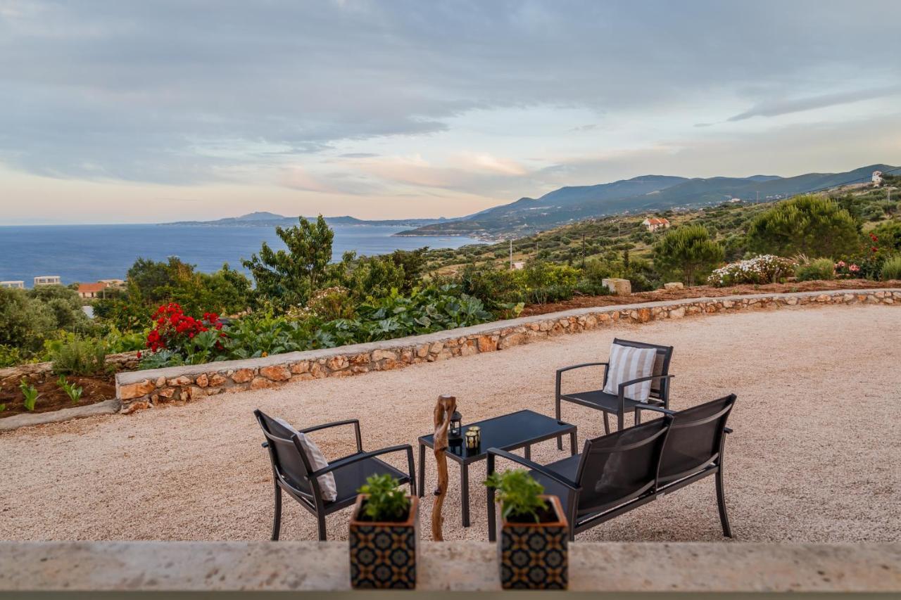 Gagouinos Cottage Korithion Ngoại thất bức ảnh