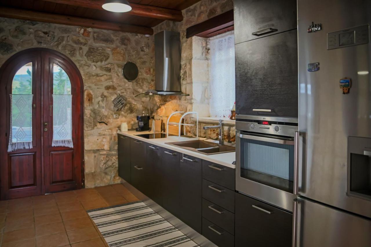 Gagouinos Cottage Korithion Ngoại thất bức ảnh